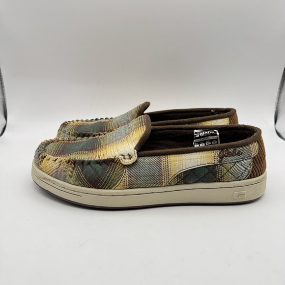 Globe Australia Shoes "Castro" plaid men's Size 8 Slip on - Picture 1 of 10